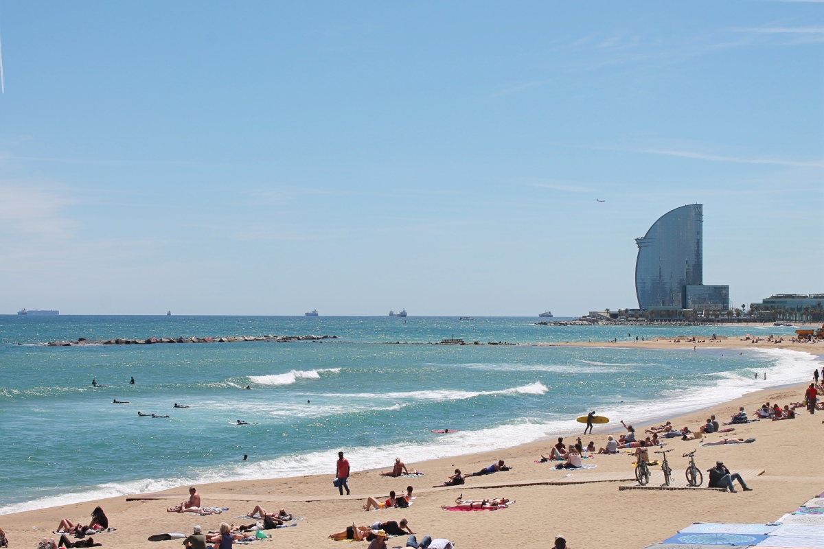 Barcelona Travel Guide: Top Tips & Must-See Attractions